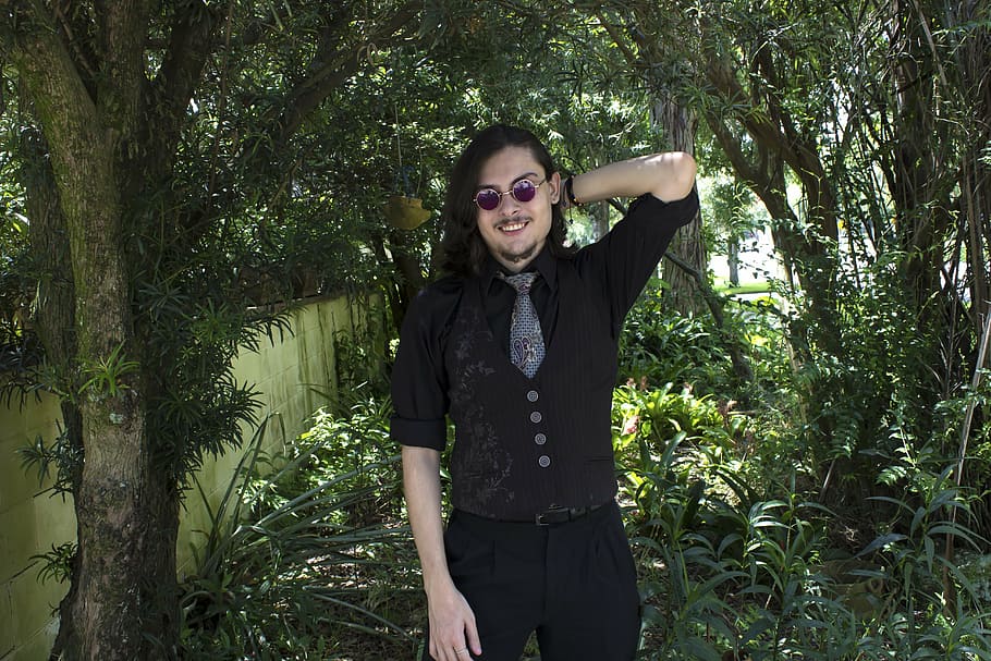 man, tie, glasses, goatee, long hair, stylish, business, romantic HD wallpaper