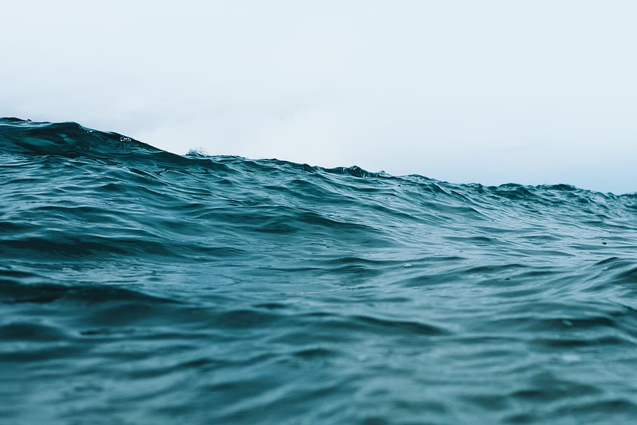 photograph of body of water, sea, ocean, wave, bubbles, deep HD wallpaper