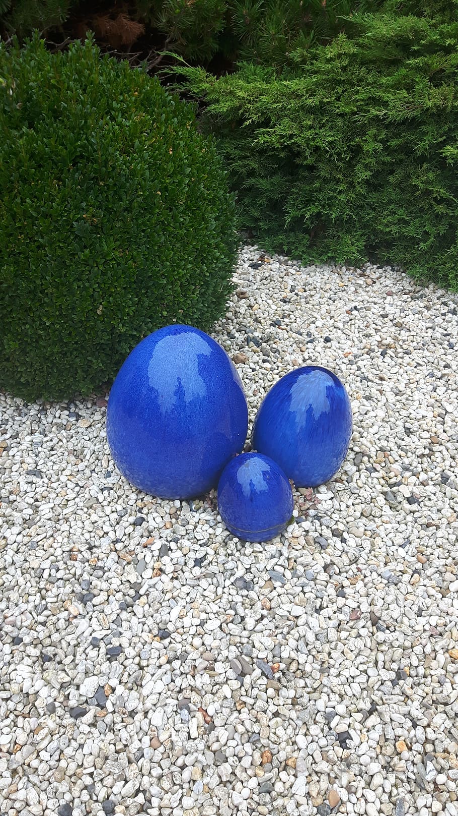 egg, ceramic, garden, stones, blue, land, nature, day, high angle view HD wallpaper