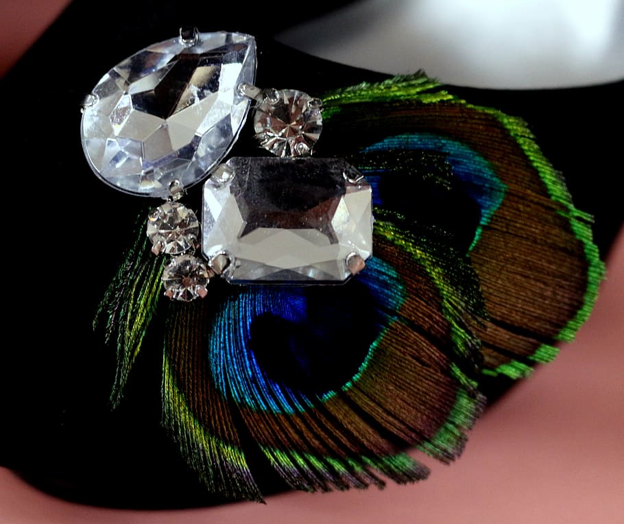 feathers, peacock, crystals, baubles, bling, sparkle, sparkly HD wallpaper