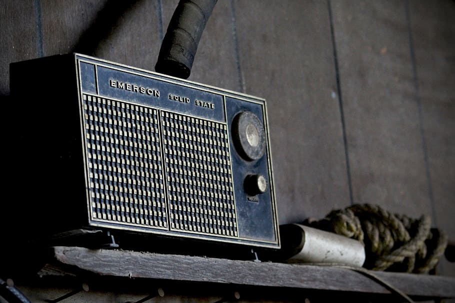 black radio, antique, barn, garage, old radios, vintage, vintage collection, HD wallpaper
