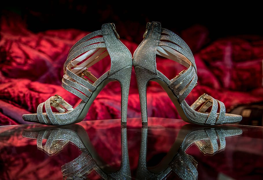 blur, close-up, focus, reflection, shoes, silver, stilettos HD wallpaper