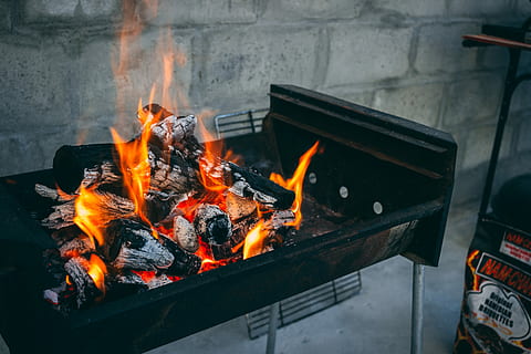 Christmas Braai in South Africa, burning smoker grill, barbecue HD wallpaper