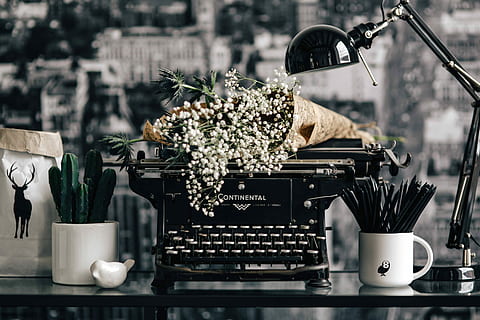 Black vintage typewriter, keyboard, old, retro, cyrylic, antique HD wallpaper