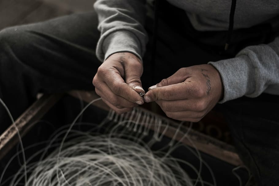 person holding needle, hands, fisherman, worker, fishing, people HD wallpaper