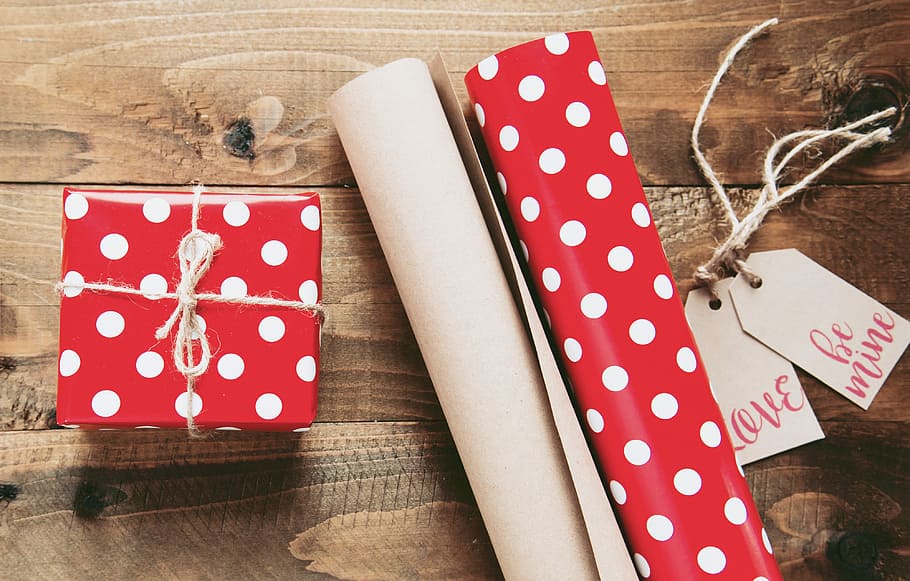 red and white polka-dot gift box beside gift wrappers, red and white gift wrapper HD wallpaper