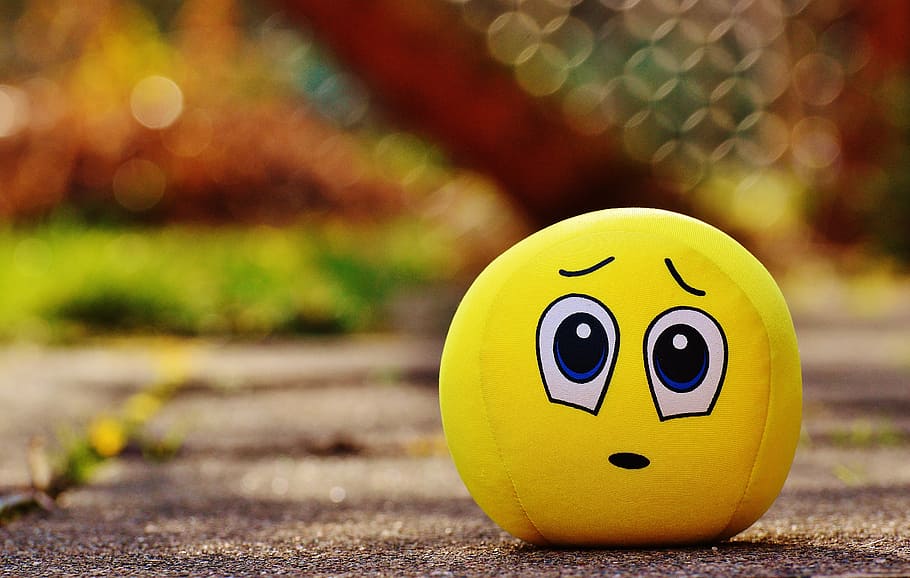 closeup photo of yellow emoji plush toy, smiley, sorry, surprised, HD wallpaper