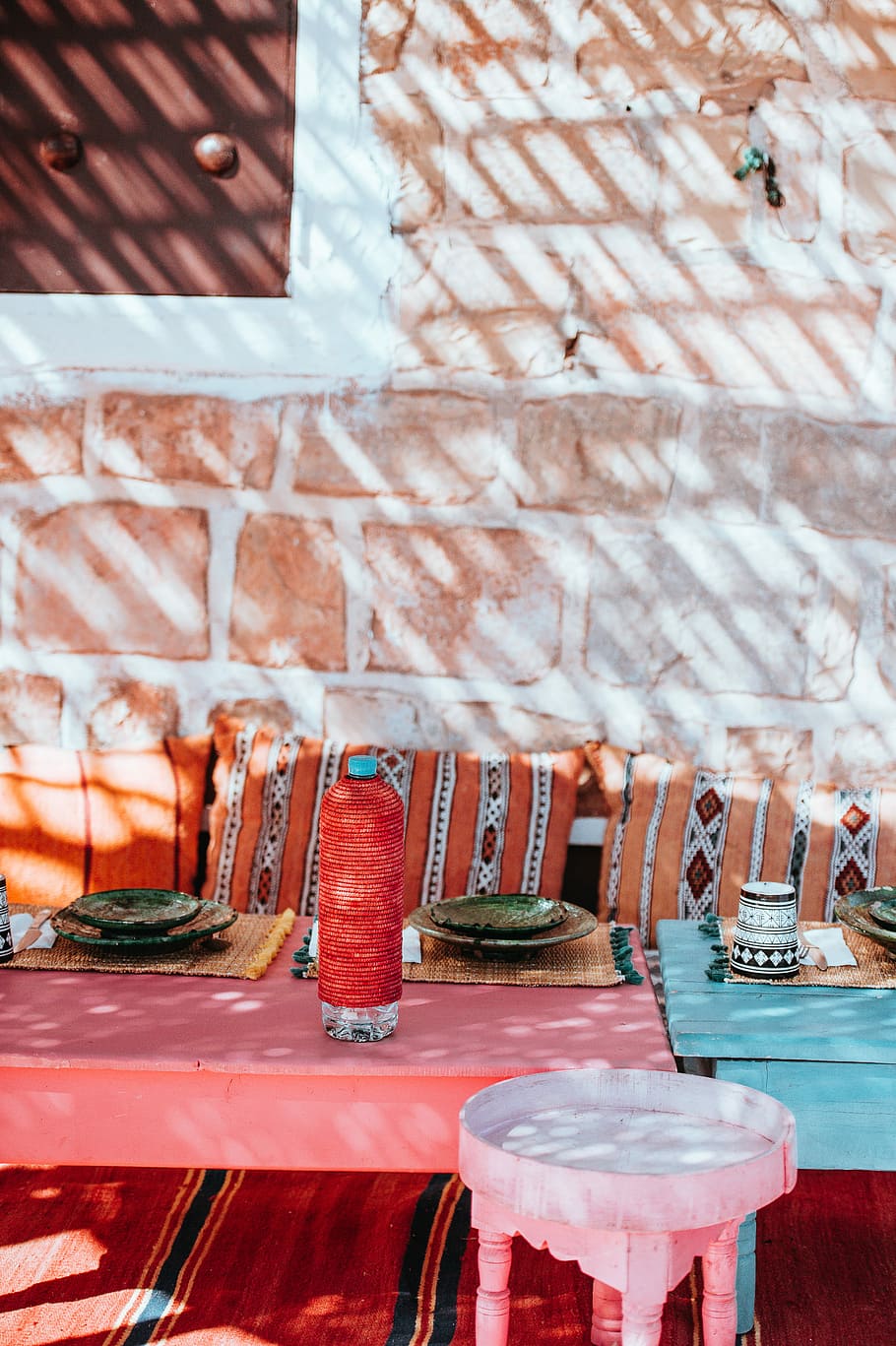 Moroccan Dining, bottle on table, wall, brick, brickwork, city HD wallpaper