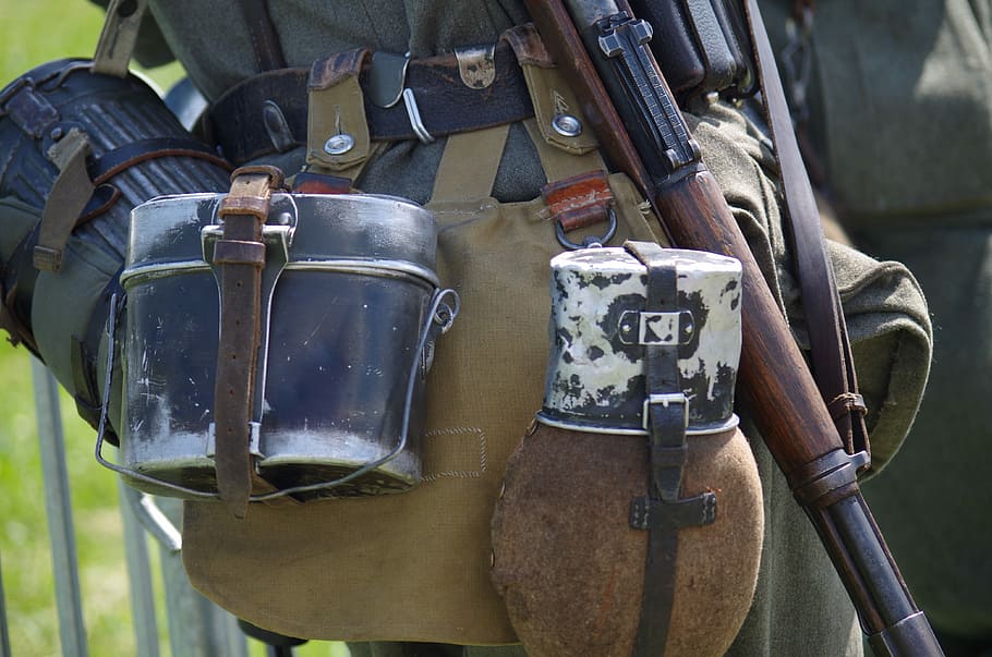 soldier, uniform, weapon, day, metal, protection, focus on foreground HD wallpaper