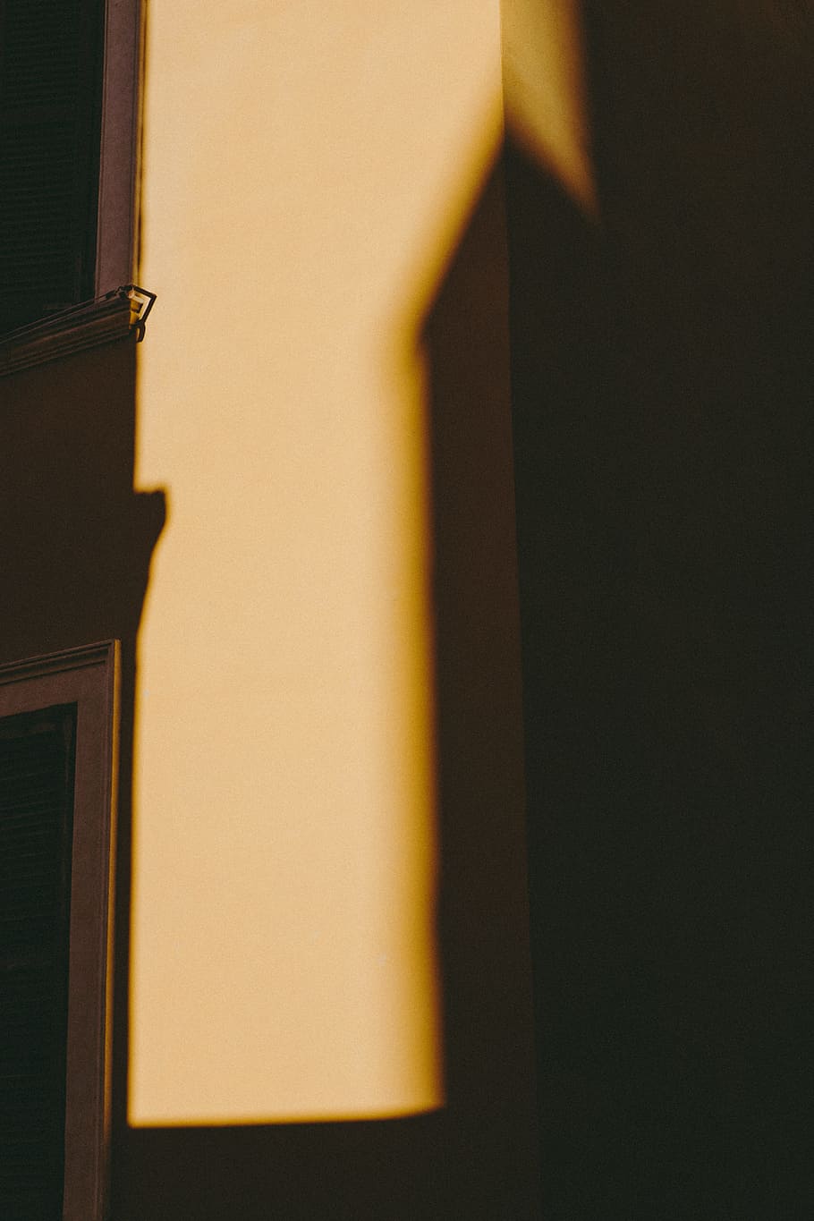 Yellow wall with shadow, abstract, architecture and Cityscape HD wallpaper