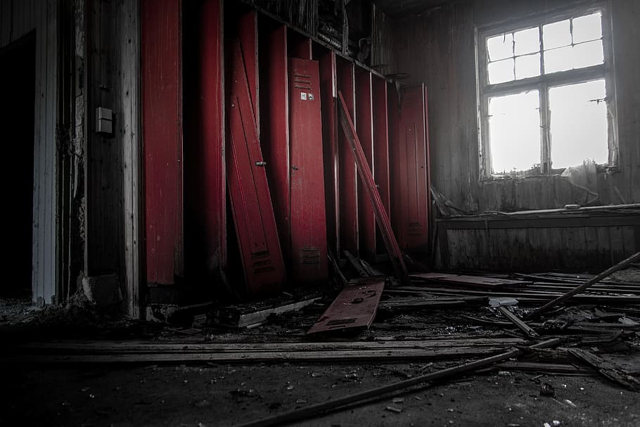 Lapsed, Locker Room, leave, abandoned places, haunting, old building HD wallpaper