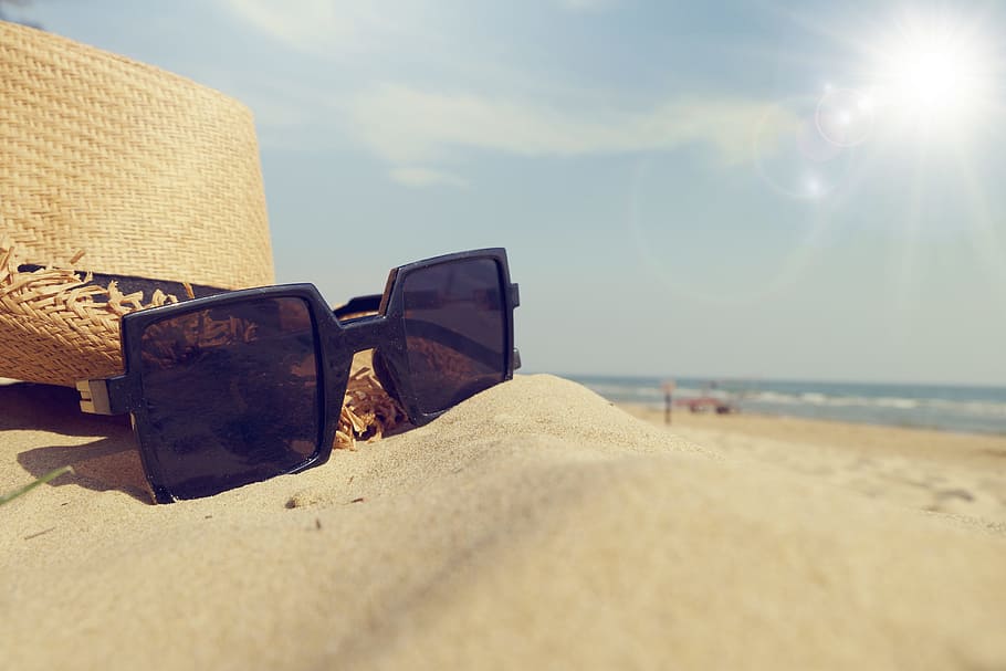 sea, landscape, beach, sunglasses, blue, blur, close-up, coast HD wallpaper