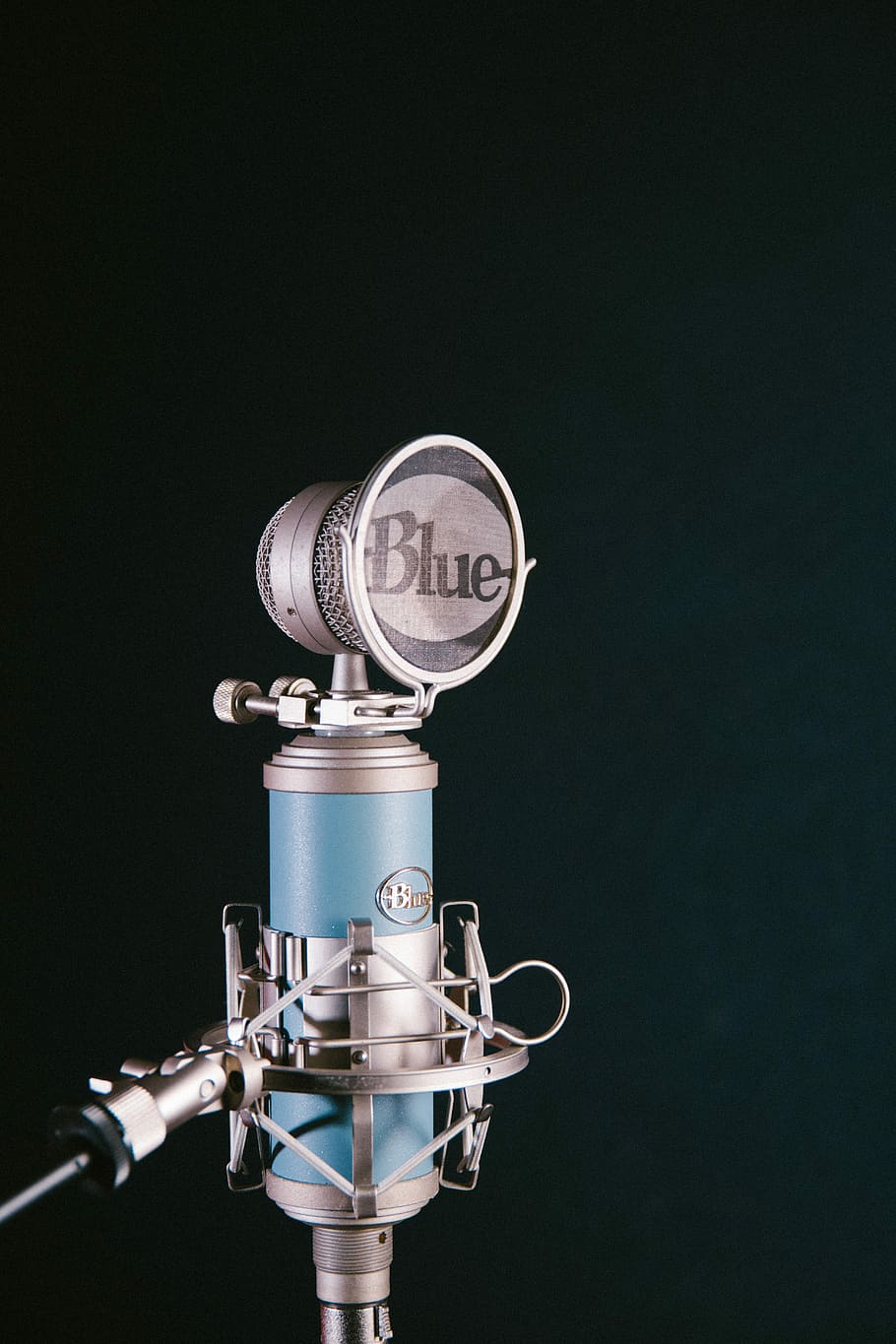 gray and blue Blue condenser with pop filter, blue and gray Blue condenser microphone with pop filter HD wallpaper