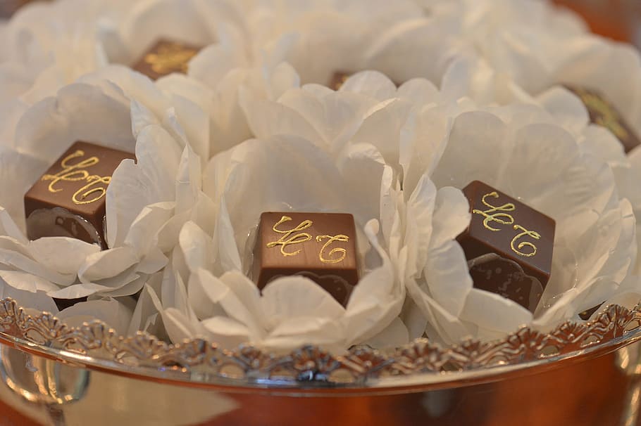 Candy, Marriage, Table, no people, close-up, gold, indoors HD wallpaper