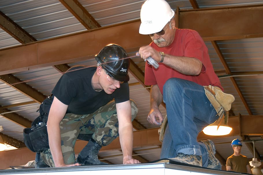 two men fixing roof, construction, workers, building, drilling, HD wallpaper