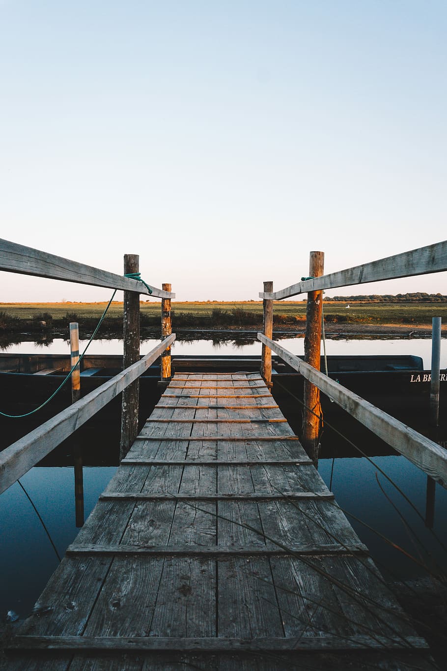 brown wooden bridge during daytime, brown wooden dock near body of water HD wallpaper