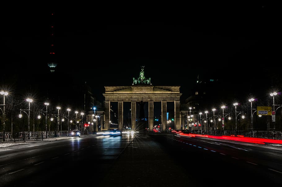 Brandenburg Gate near lamp posts, building, structure, sky HD wallpaper