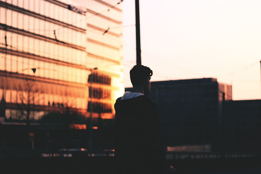 sunset, dusk, reflection, guy, man, people, city, urban, sky HD wallpaper
