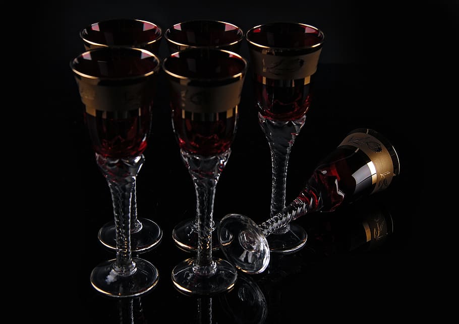 glass, contrast, composition, light, texture, dark, drink, alcohol HD wallpaper