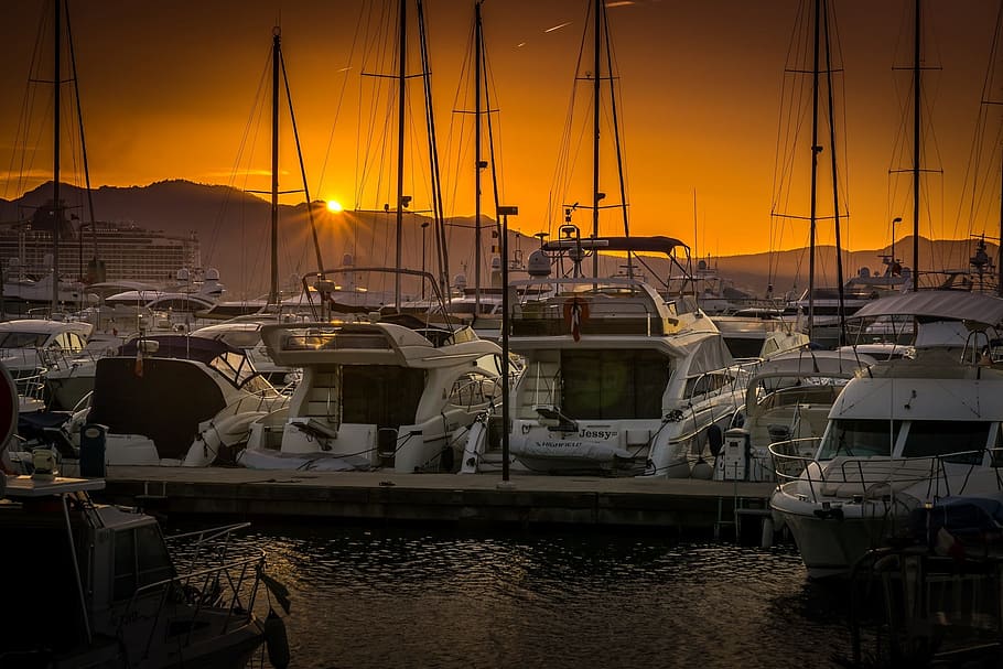 white yacht harbor, Sunset, Marina, Boats, Dusk, Twilight, hills, HD wallpaper