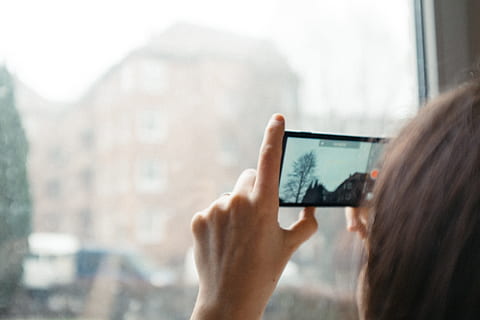 Taking video with iPhone, lifestyle, objects, people, photographing HD wallpaper
