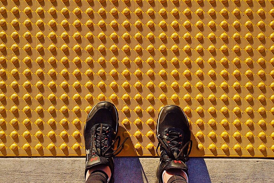 safety tread, sidewalk, tread plate, yellow, tactile paving