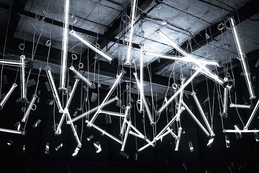 hanging lights art work, grayscale photography of fluorescent lamps HD wallpaper