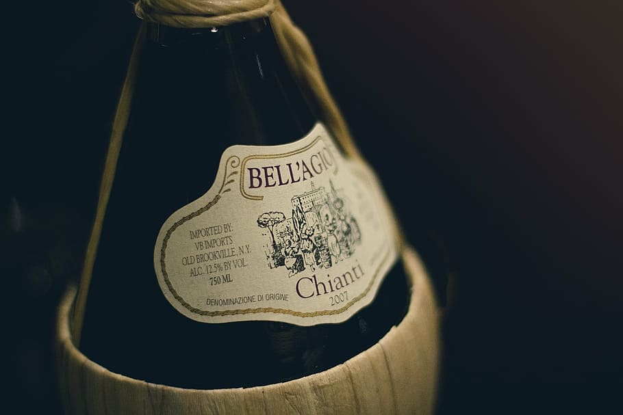 2007 Bell'Agio chianti bottle close-up photo, wine, drink, party