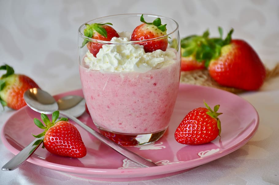 strawberry smoothie, dessert, fruit, cream, shake, fruits, delicious, HD wallpaper