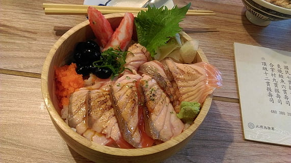 meat with vegetable in brown ceramic bowl, food, meal, chopsticks HD wallpaper