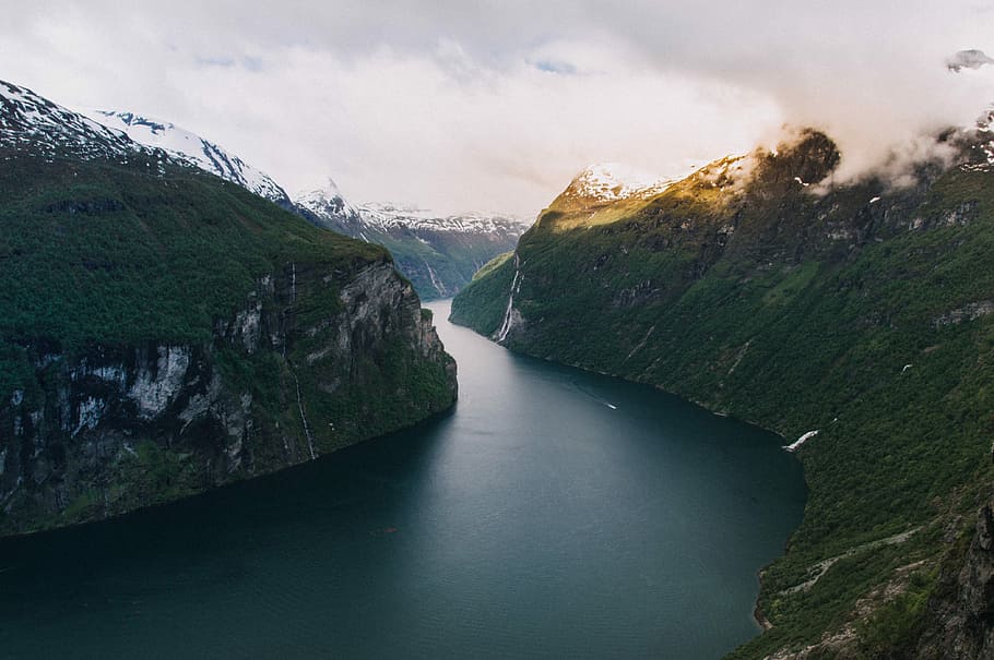 body of water between mountains, river in between mountains, rock HD wallpaper