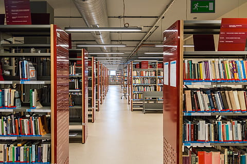 book arrange in bookshelf, rack, library, reading, education HD wallpaper