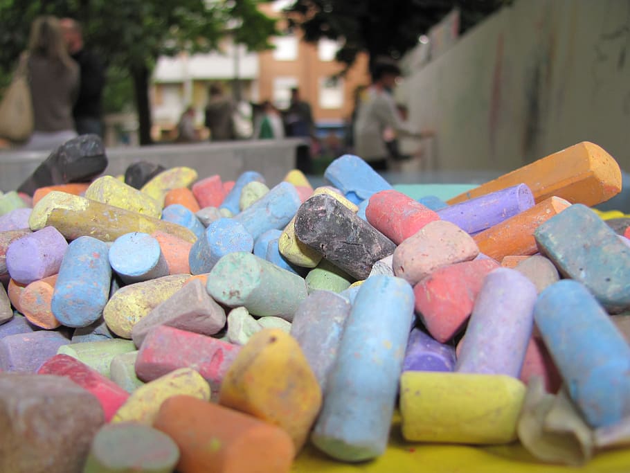 blackboard chalks, colors, paint, charcoal, artists, colorful HD wallpaper