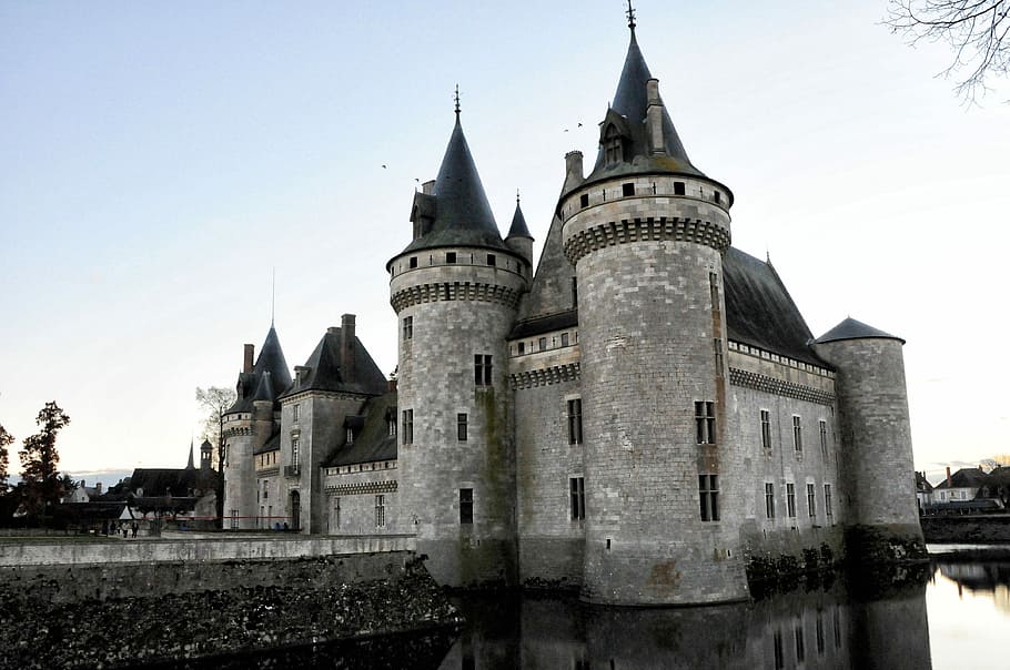 grey concrete castle under white sky, sully, moat, tower, pierre HD wallpaper