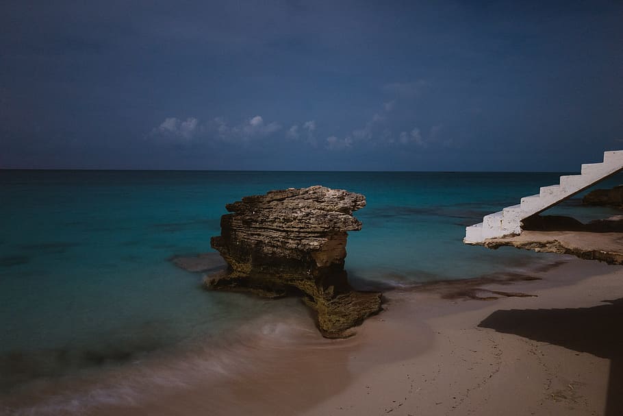 beach, sand, shore, ocean, sea, water, rocks, sky, horizon over water HD wallpaper