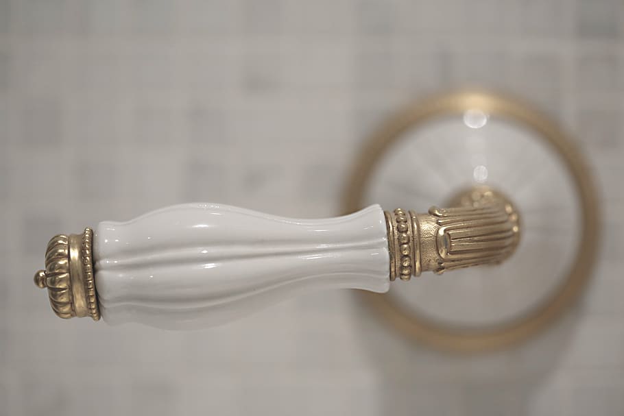 closeup photo of white door lever, gold, colored, handle, porcelain HD wallpaper