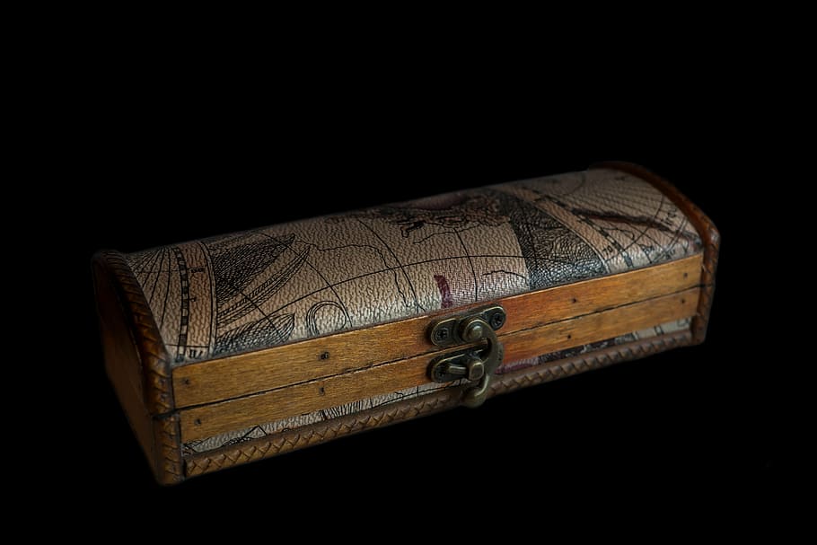 gray and brown wooden case, box, oblique, hatch, scratches HD wallpaper