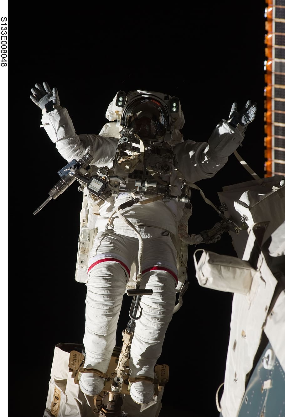 astronaut, spacewalk, iss, tools, suit, pack, tether, floating, HD wallpaper