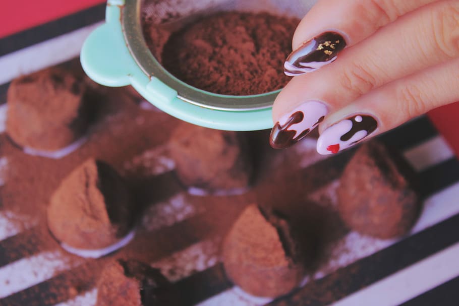 person holding teal plastic container with brown powder, human Hand HD wallpaper