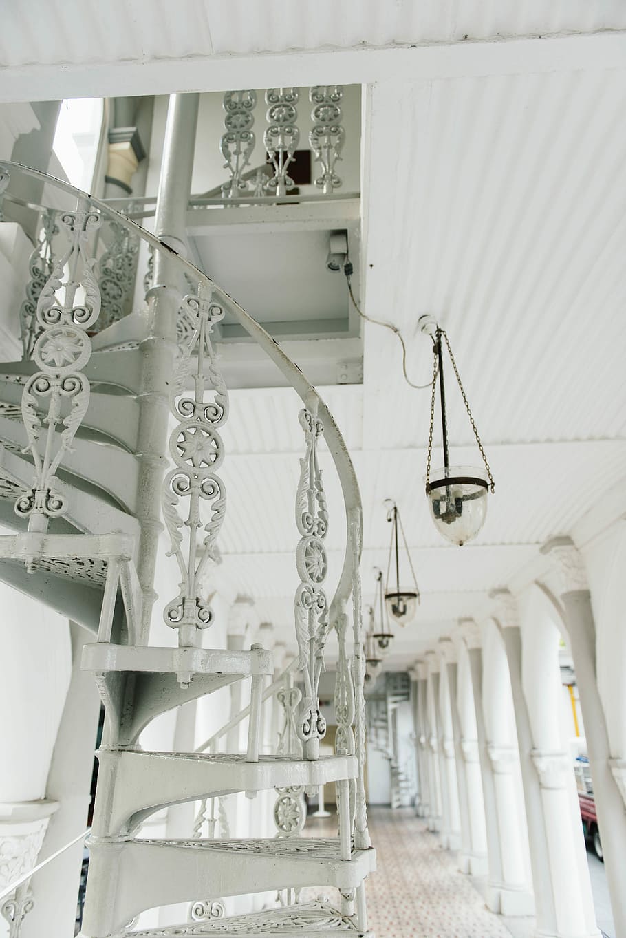 white spiral stairs near pendant lamp, pendant lamps near white spiral stairs HD wallpaper