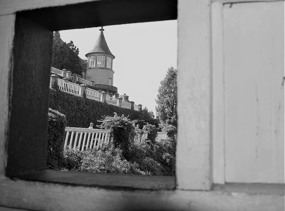 castle, garden, window, monument, czech republic, black, white HD wallpaper