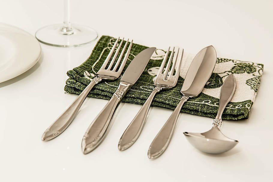 selective focus photography of culteries, place setting, dinner HD wallpaper