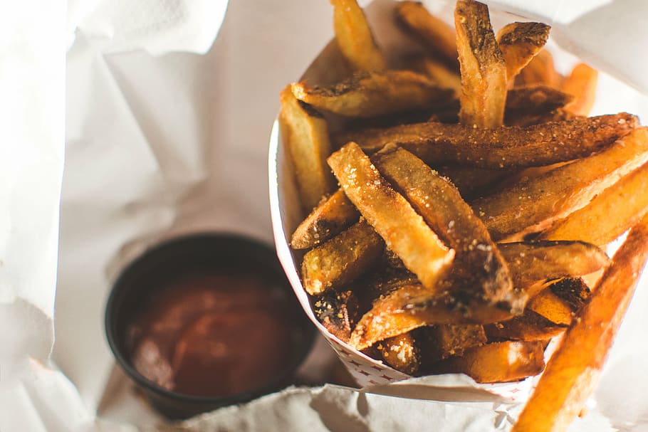 potato fries with brown sauce, fried, salt, delicious, food HD wallpaper