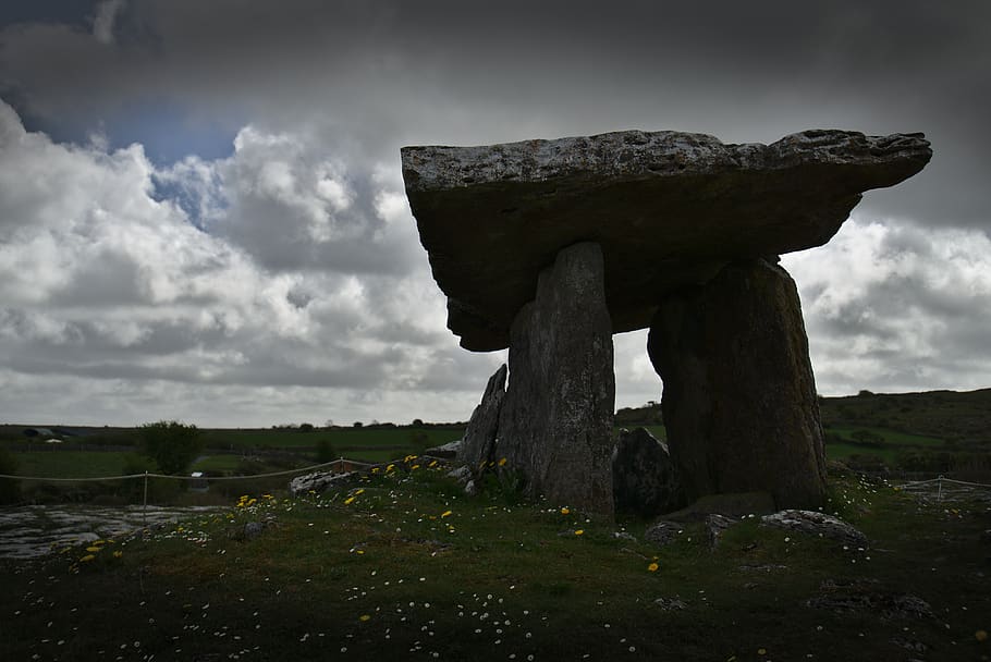dolmen, ireland, burren, pierre, clare, limestone, prehistoric