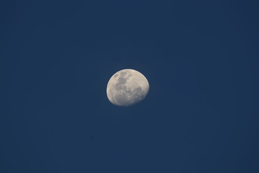 quarter moon, waxing gibbous moon, lunar, night, dark, sky, space HD wallpaper