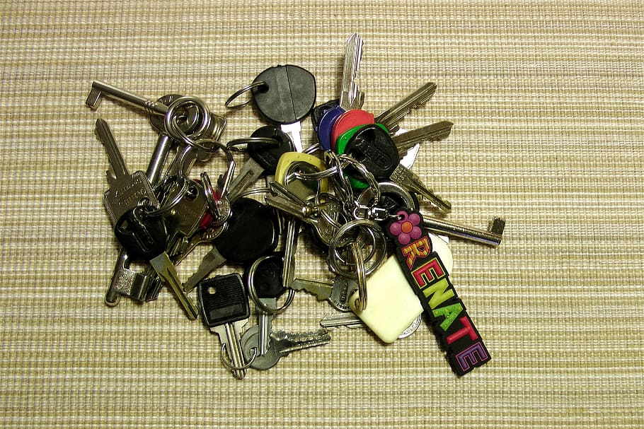 key, keychain, file, metal, shiny, metallic, indoors, high angle view HD wallpaper