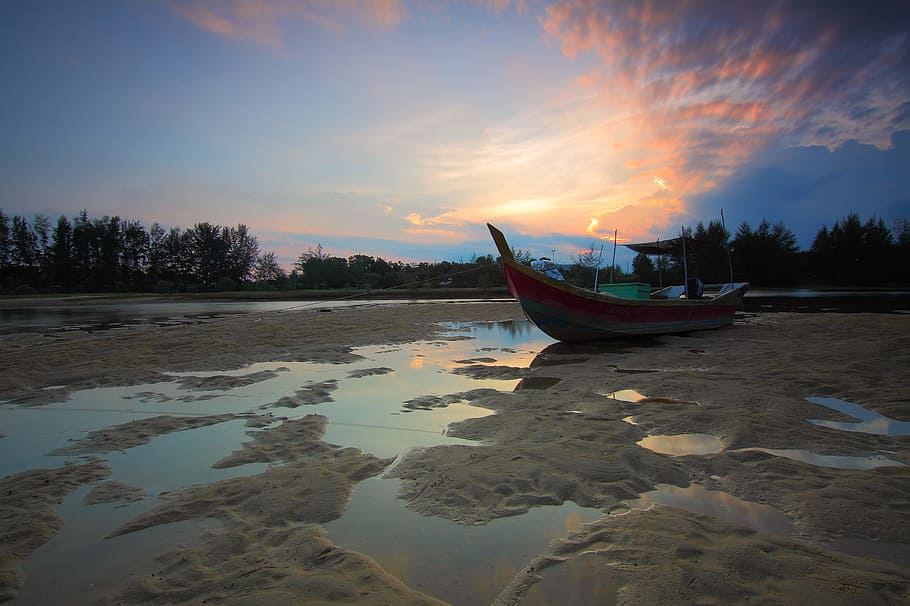 dawn, landscape, nature, sky, beach, boat, clouds, daylight, dusk HD wallpaper