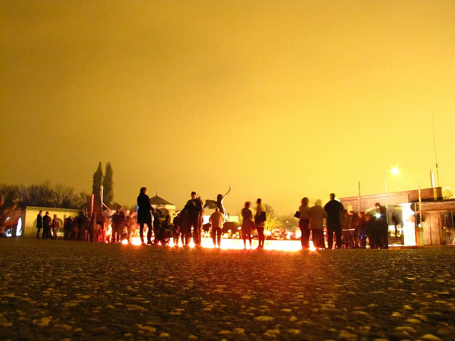 people, lights, in the evening, group of people, crowd, large group of people HD wallpaper