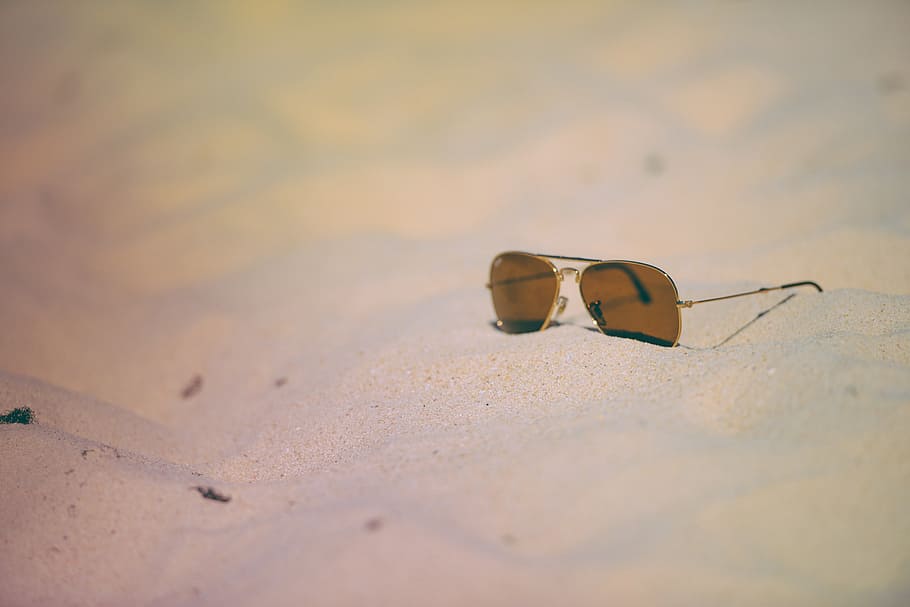photo of brown tinted sunglasses on gray sand, beach, summer HD wallpaper