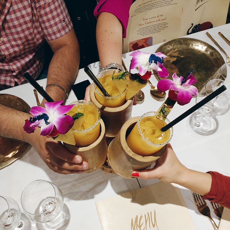 Cheers with cocktails!, alcohol, drink, drinking, eating out HD wallpaper